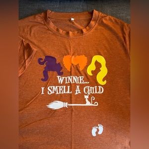 Hocus Pocus “Winne I smell a child” shirt! Size Large. Short sleeve t-shirt.